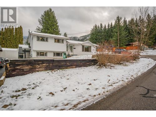 64 Mollar Rd, Fruitvale, BC, V0G1L1 | Card Image