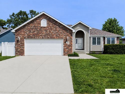 6411 Saline Dr, Lincoln, NE, 68504-4642 | Card Image