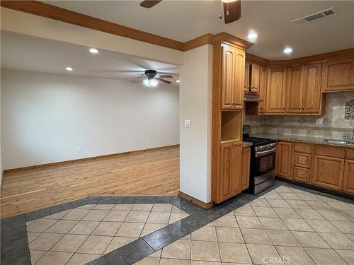 7881 Claybeck Ave, Sun Valley, CA, 91352-4264 | Card Image