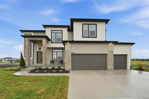 13208 W 179th St, Overland Park, KS, 66013-8531 | Card Image