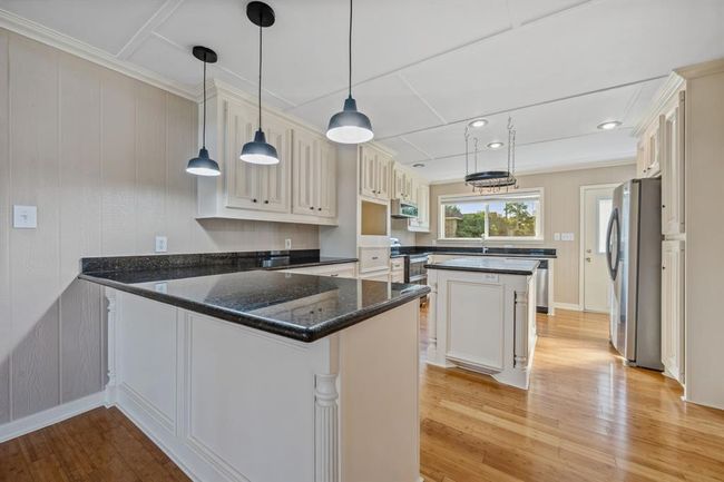 Kitchen | Image 13