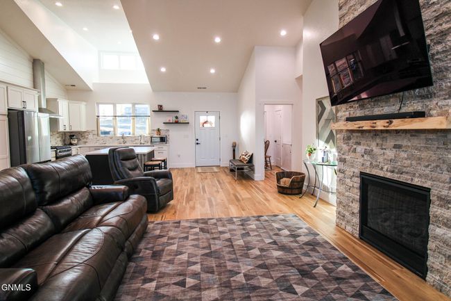 8127 Hawktree Dr, Townhouse with 3 bedrooms, 2 bathrooms and null parking in Bismarck ND | Image 24