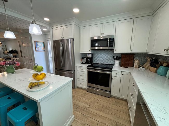 APT-1 - 6001 Se Landing Way, Condo with 2 bedrooms, 2 bathrooms and null parking in Stuart FL | Image 4