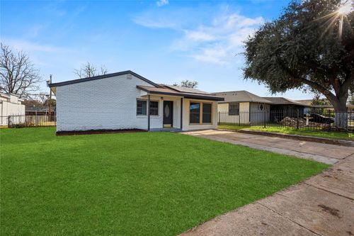 3832 Stateoak Dr, Dallas, TX, 75241-5246 | Card Image