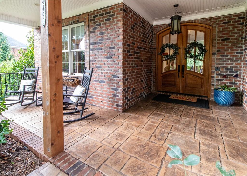 Pebble Lake Dr, Pfafftown, NC 27040