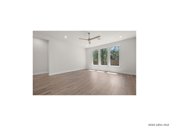 Residential in Universal City 4