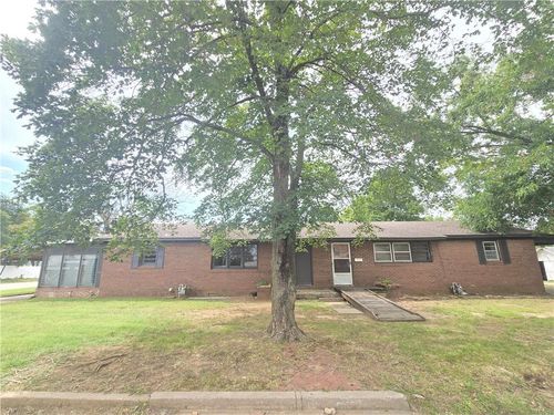 401 W 1st St, Cherryvale, KS, 67335-1205 | Card Image