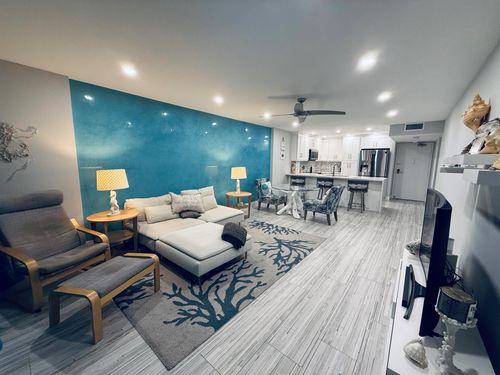 apt-201-3540 S Ocean Blvd, South Palm Beach, FL, 33480-5711 | Card Image