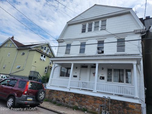 132 E Chestnut St, Hazleton, PA, 18201-6539 | Card Image
