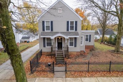 605 E Jackson Street, House other with 4 bedrooms, 2 bathrooms and null parking in Bloomington IL | Image 2