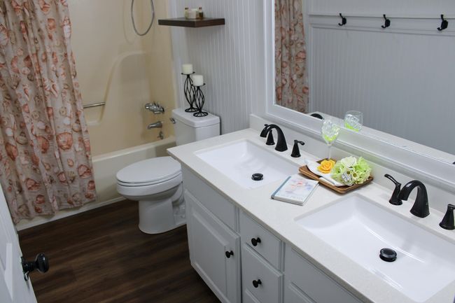 20 Bathroom 2 | Image 20