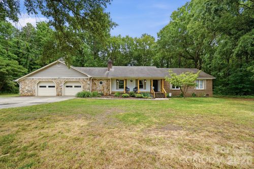 1811 Price Rd, Indian Trail, NC, 28079-7513 | Card Image