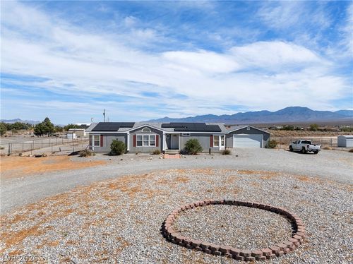 2700 E Dandelion St, Pahrump, NV, 89048-6303 | Card Image