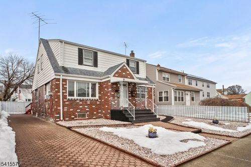 8 Kipp Pl, Paterson, NJ, 07513-1331 | Card Image