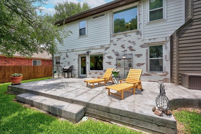 Huge patio | Image 35
