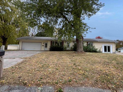 111 N Walnut St, Bancroft, IA, 50517-8066 | Card Image