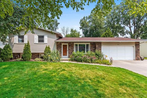1570 Birchwood Drive, GREEN BAY, WI, 54304 | Card Image