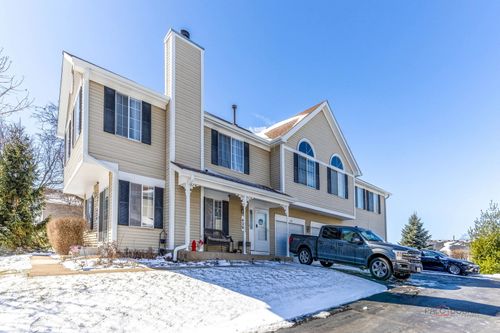 422 Sandhurst Ln, South Elgin, IL, 60177-2915 | Card Image