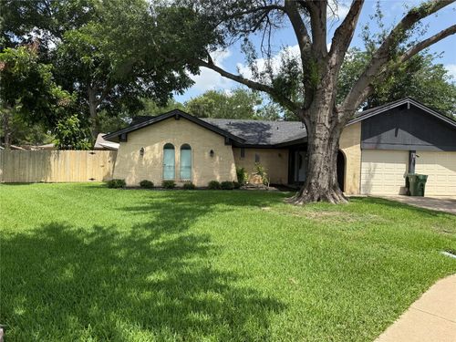 2521 Westchester Dr, Arlington, TX, 76015-1138 | Card Image