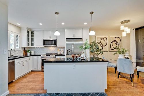 268 Andsbury Ave, Mountain View, CA, 94043-4802 | Card Image