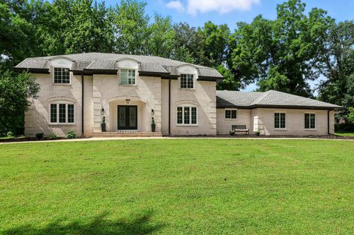 26 Briarwood Ln, Bettendorf, IA, 52722-5404 | Card Image