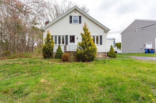 31 Bradford St, New Bedford, MA, 02745 | Card Image