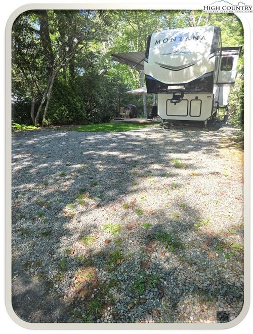 251 Teaberry Ln, Newland, NC, 28657-8113 | Card Image
