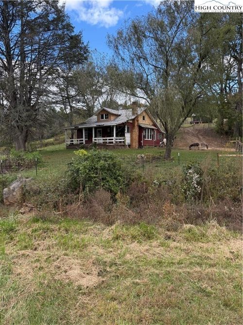 49 Loggy Hollow Rd, Bakersville, NC, 28705-8520 | Card Image