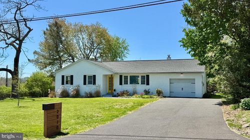 2010 Scheetzs Church Rd, QUAKERTOWN, PA, 18951-2043 | Card Image