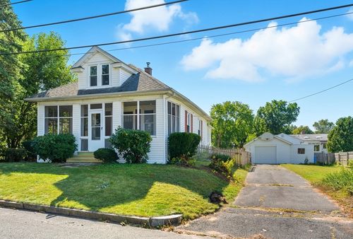 33 Taber St, Springfield, MA, 01118-2236 | Card Image