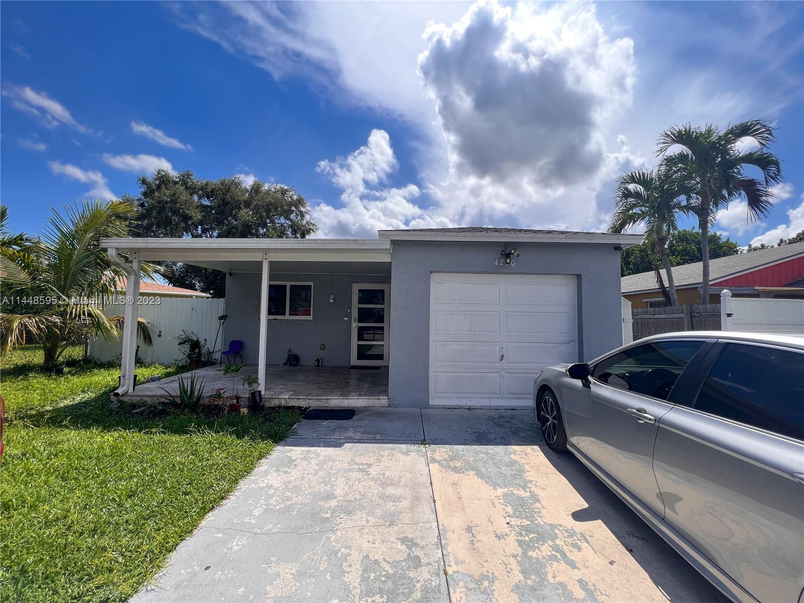 Purdy Ln, West Palm Beach, FL 33406