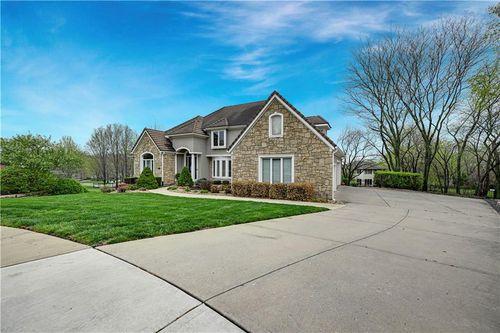 14105 Belinder St, Leawood, KS, 66224-4555 | Card Image