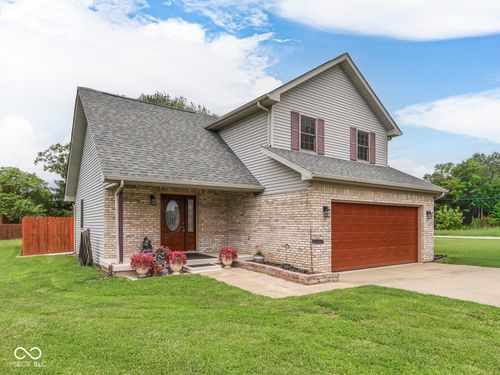 1022 Teresa Dr, Martinsville, IN, 46151-9058 | Card Image