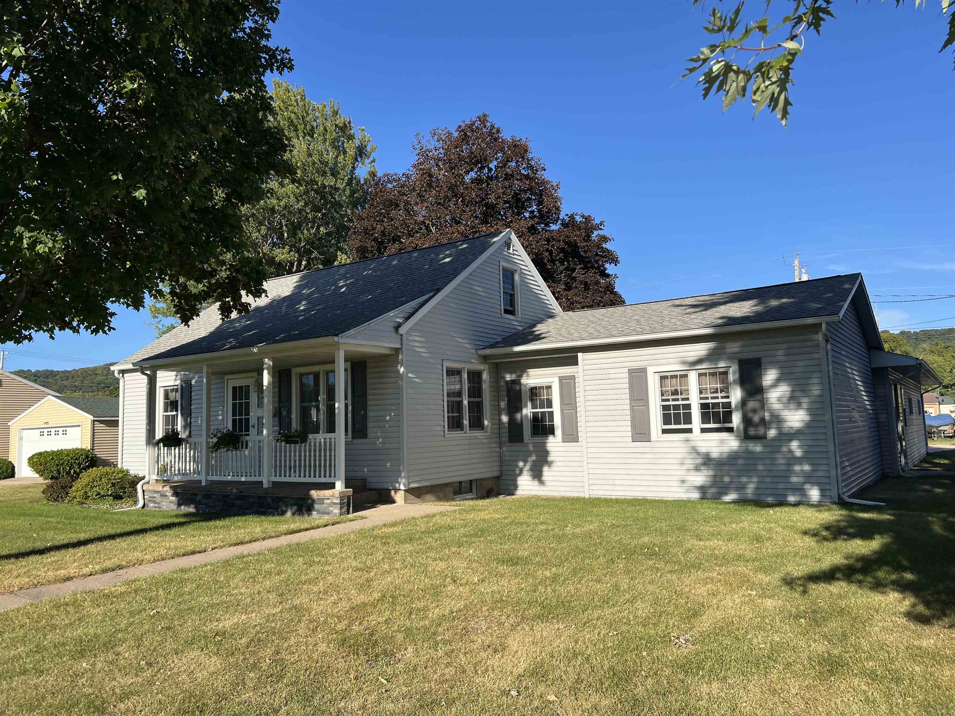 Dousman St, Prairie Du Chien, WI 53821