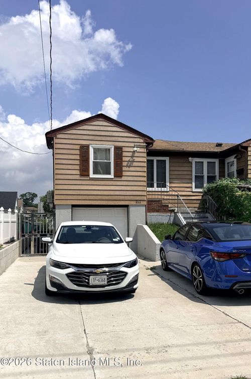 221 Midland Ave, Staten Island, NY, 10306-3435 | Card Image