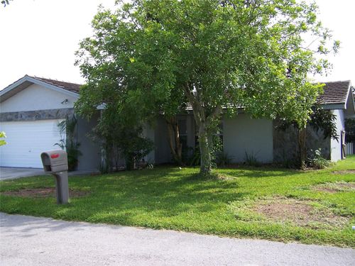 10521 113th St, Largo, FL, 33778-3924 | Card Image
