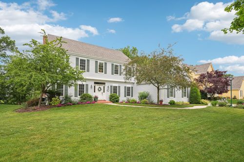 1277 Creekside Ln, Grafton, WI, 53024-9589 | Card Image