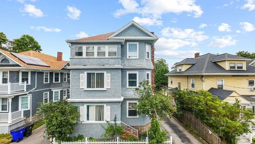 37 Shawmut St, Fall River, MA, 02720-5434 | Card Image