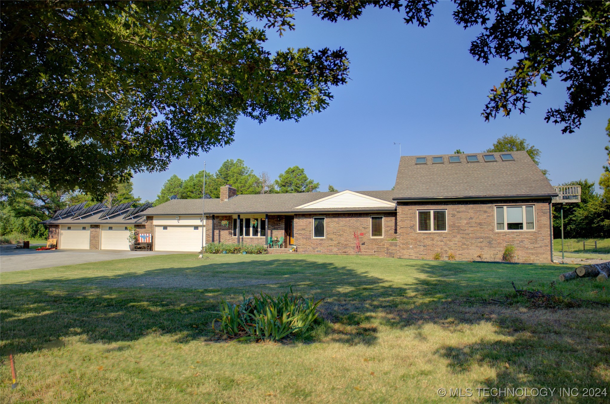 Oakwood Dr, Pryor, OK 74361