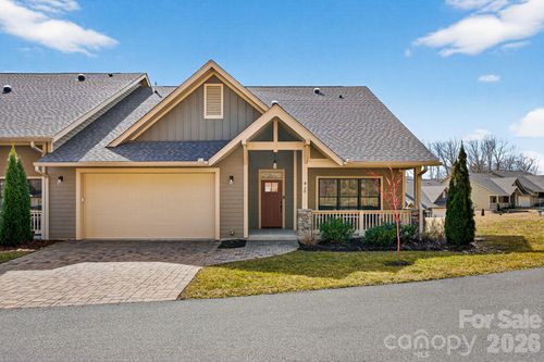 70 Copper Creek Ln, Hendersonville, NC, 28739-0137 | Card Image