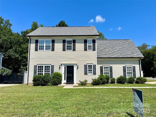 13241 Woodland Farm Dr, Charlotte, NC, 28215-5039 | Card Image