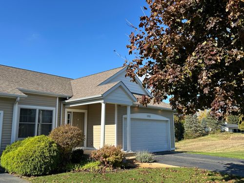 2542 Medinah Ln, Benton Harbor, MI, 49022-8531 | Card Image