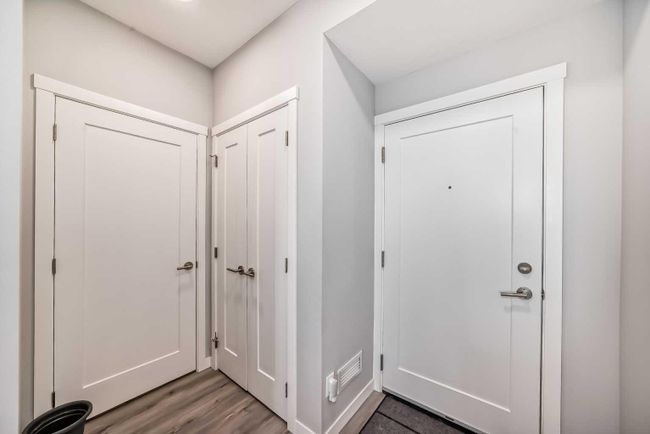 405 - 200 Shawnee Square Sw, Home with 2 bedrooms, 2 bathrooms and 1 parking in Calgary AB | Image 7