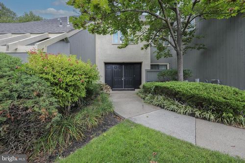 911 Chanticleer, CHERRY HILL, NJ, 08003-4801 | Card Image