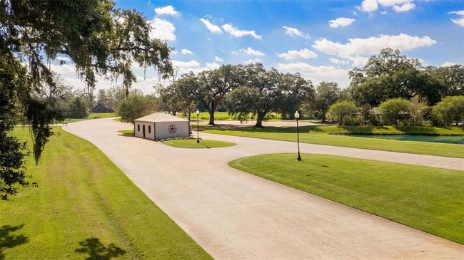 556 Mill Rd, House other with 3 bedrooms, 3 bathrooms and 2 parking in Angleton TX | Image 6