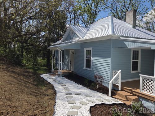 267 Beaverdam St, Canton, NC, 28716-1670 | Card Image