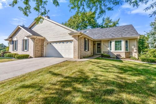 5339 S Cambridge Ln, Greenfield, WI, 53221-3236 | Card Image