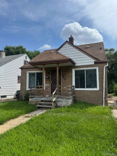 6816 Evergreen Ave, Detroit, MI, 48228-4929 | Card Image