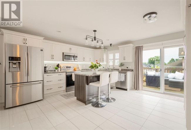 4052 Applewood Dr, House other with 5 bedrooms, 3 bathrooms and null parking in Petrolia ON | Image 23