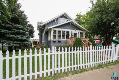 313 Cedar St, House other with 4 bedrooms, 1 bathrooms and null parking in Lennox SD | Image 2